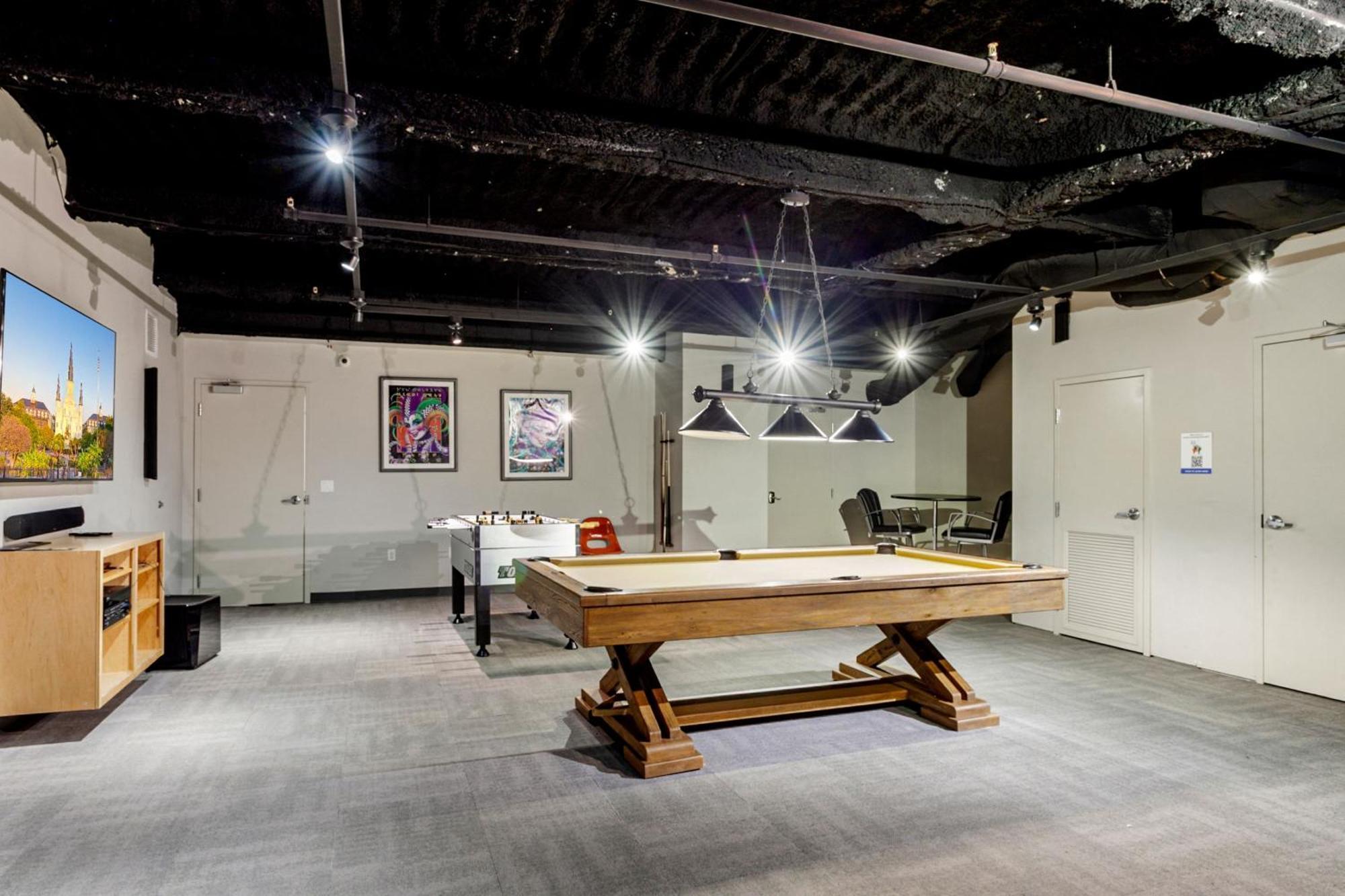 Upscale Condos And Penthouses Close To Canal And Bourbon St New Orleans Bagian luar foto