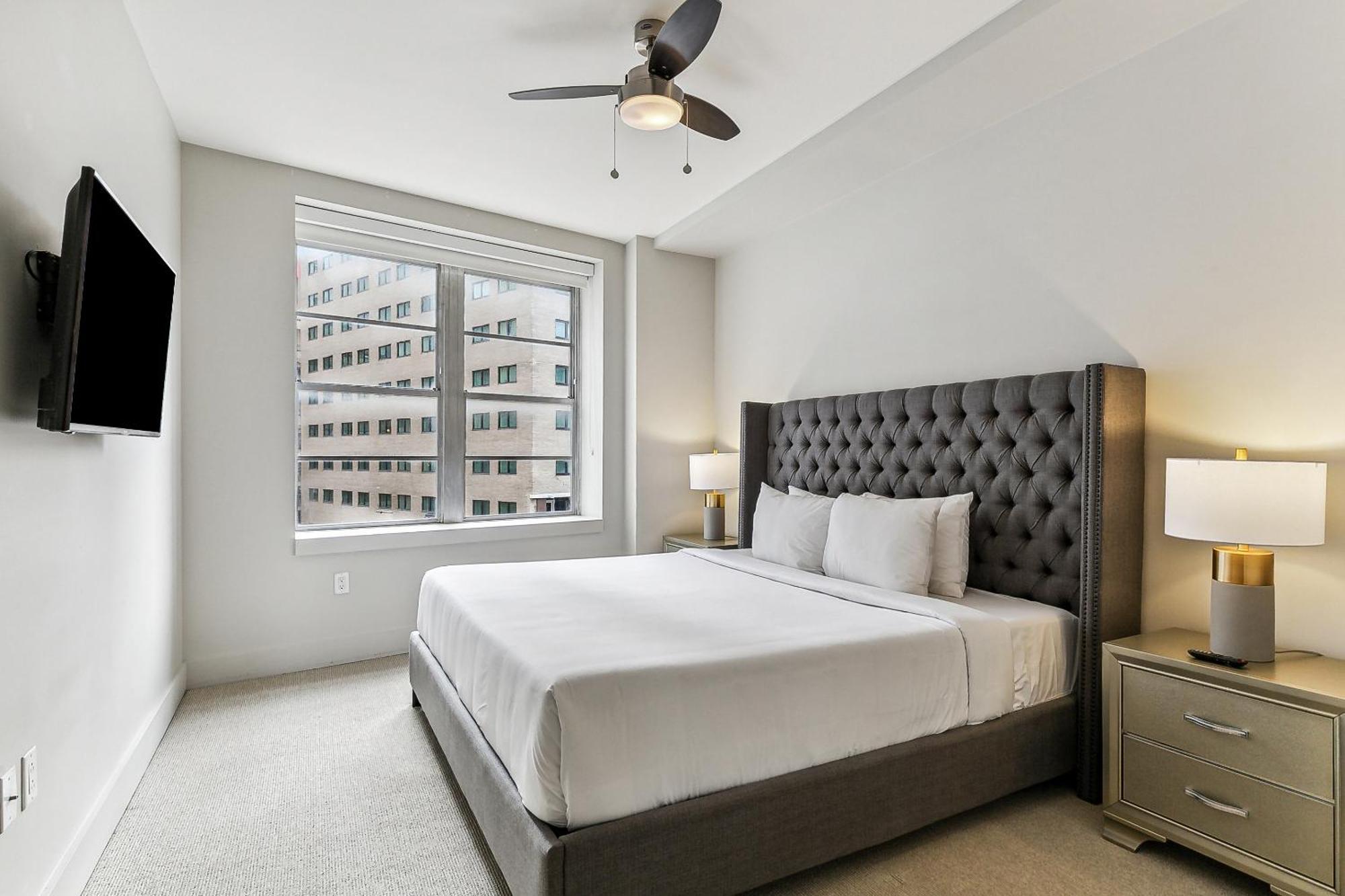 Upscale Condos And Penthouses Close To Canal And Bourbon St New Orleans Bagian luar foto