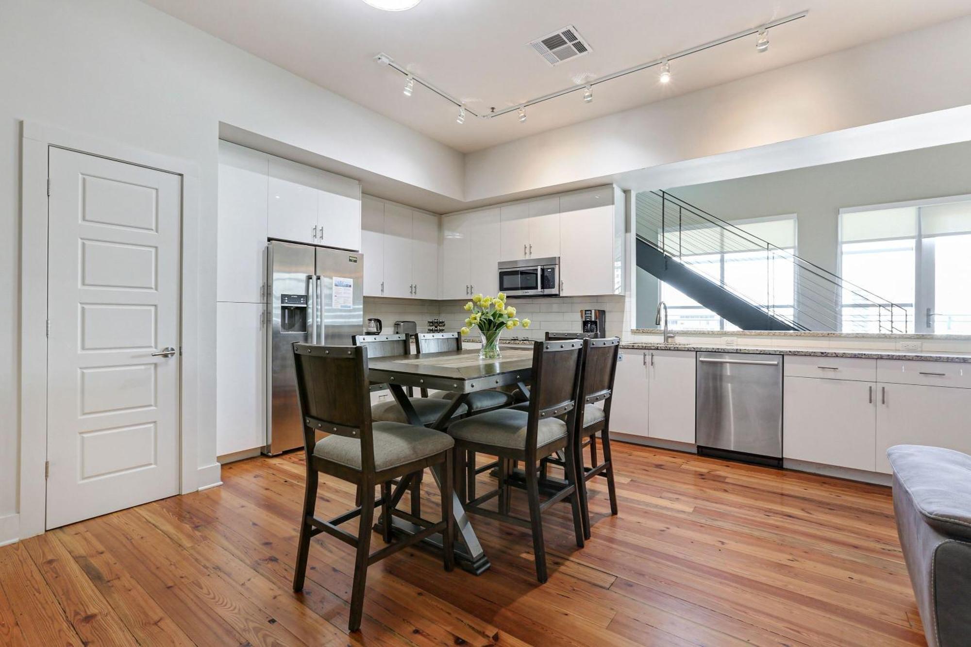 Upscale Condos And Penthouses Close To Canal And Bourbon St New Orleans Bagian luar foto