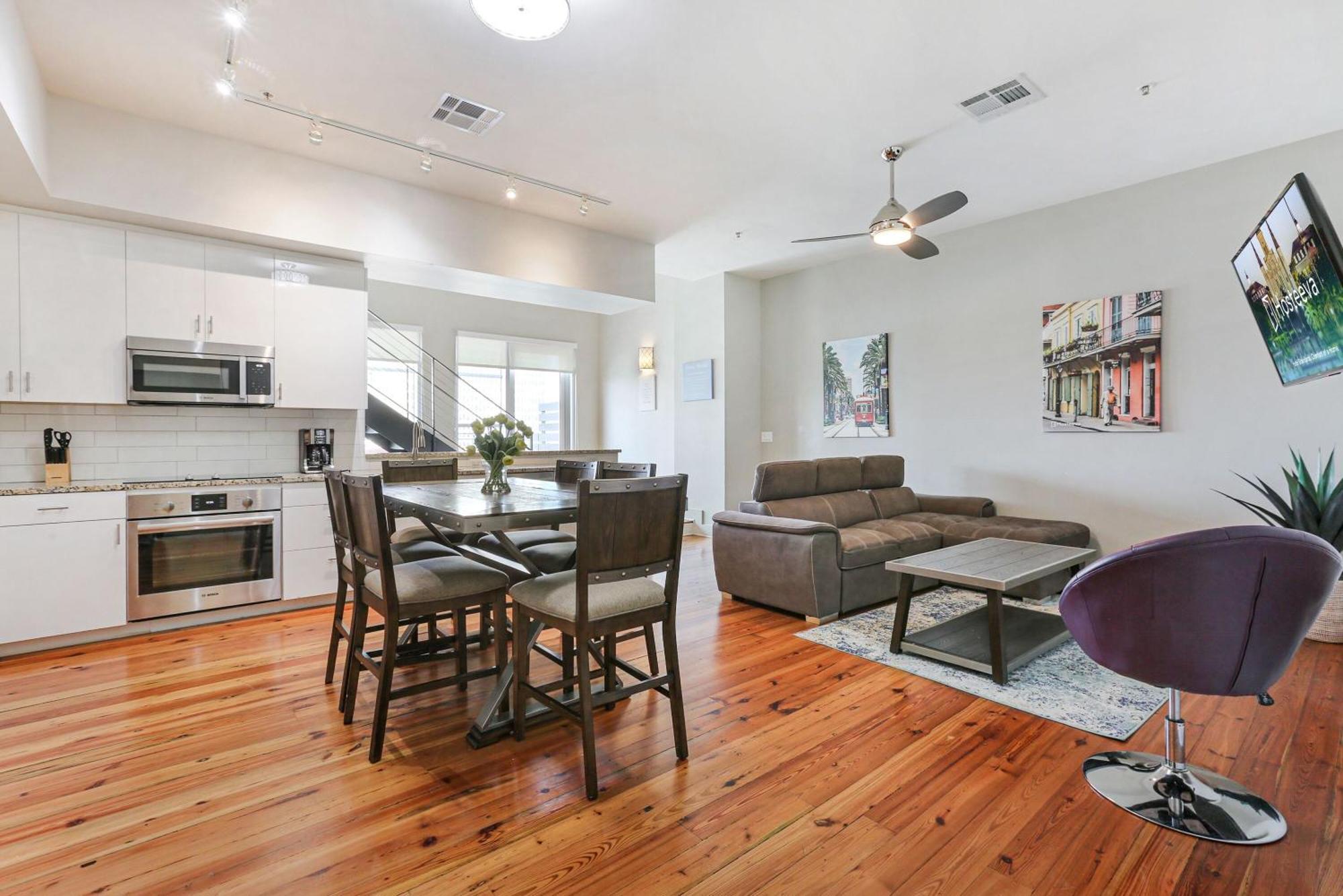 Upscale Condos And Penthouses Close To Canal And Bourbon St New Orleans Bagian luar foto