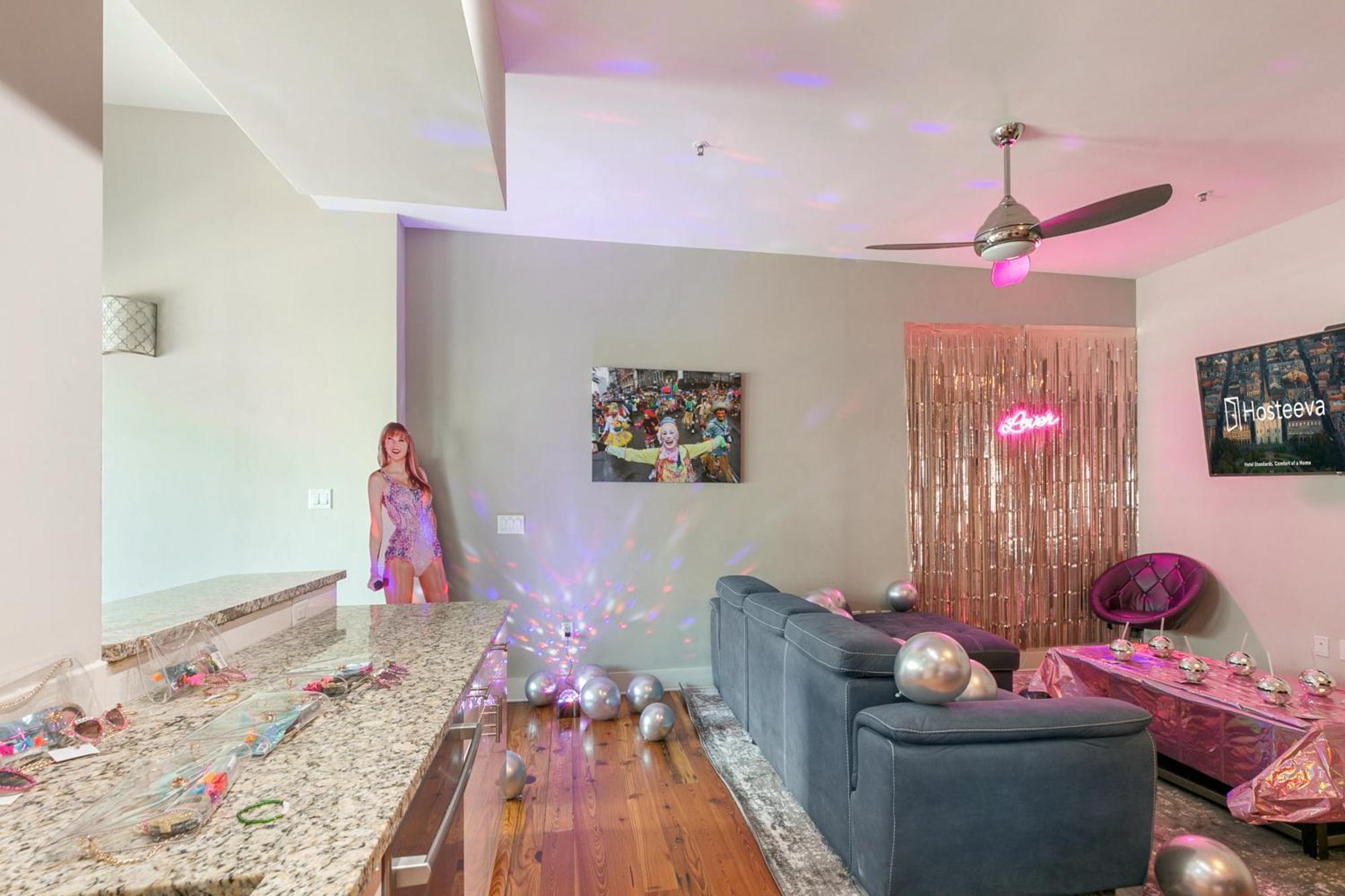 Upscale Condos And Penthouses Close To Canal And Bourbon St New Orleans Bagian luar foto