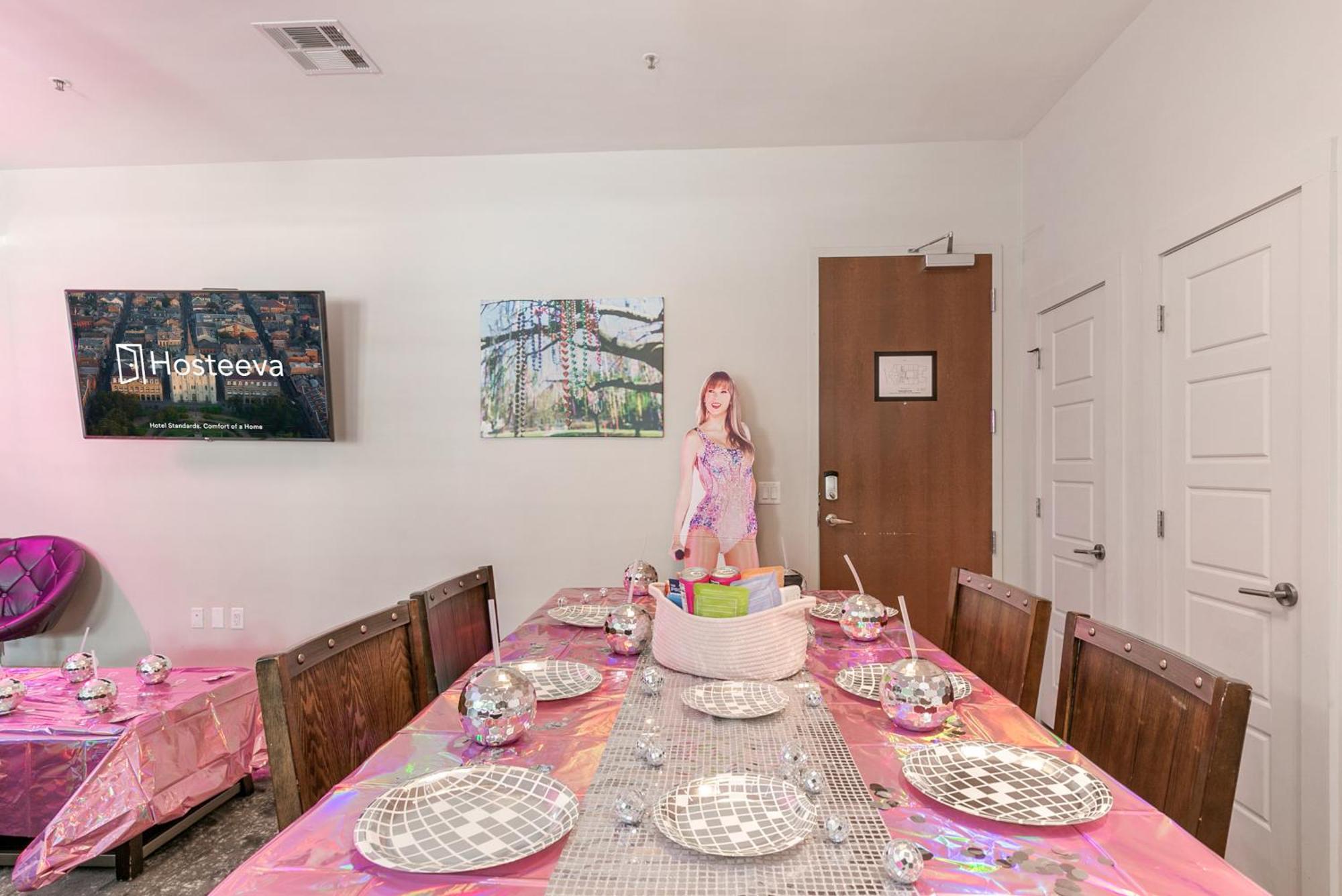 Upscale Condos And Penthouses Close To Canal And Bourbon St New Orleans Bagian luar foto