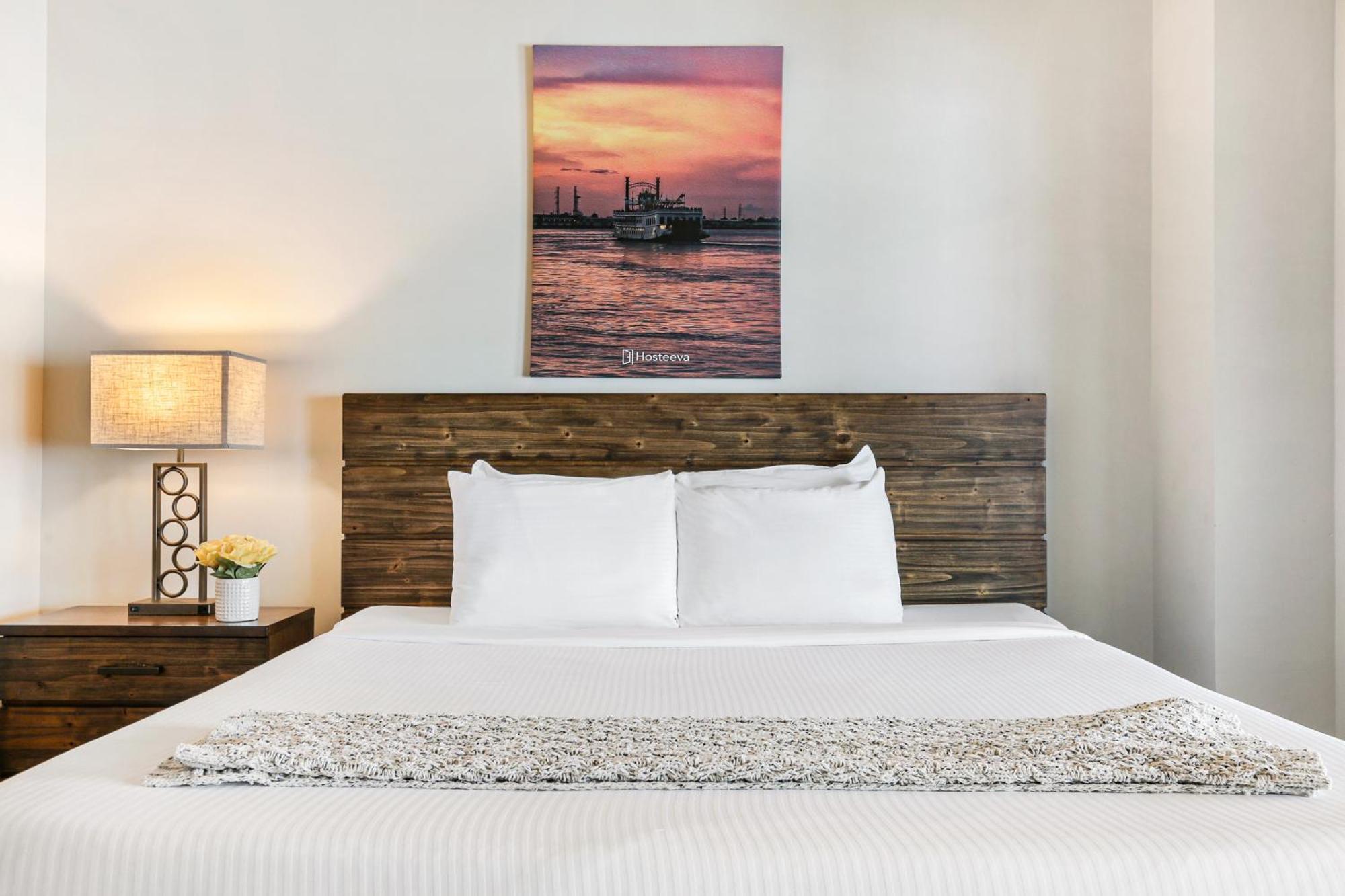 Upscale Condos And Penthouses Close To Canal And Bourbon St New Orleans Bagian luar foto